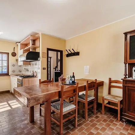Niki Apartment